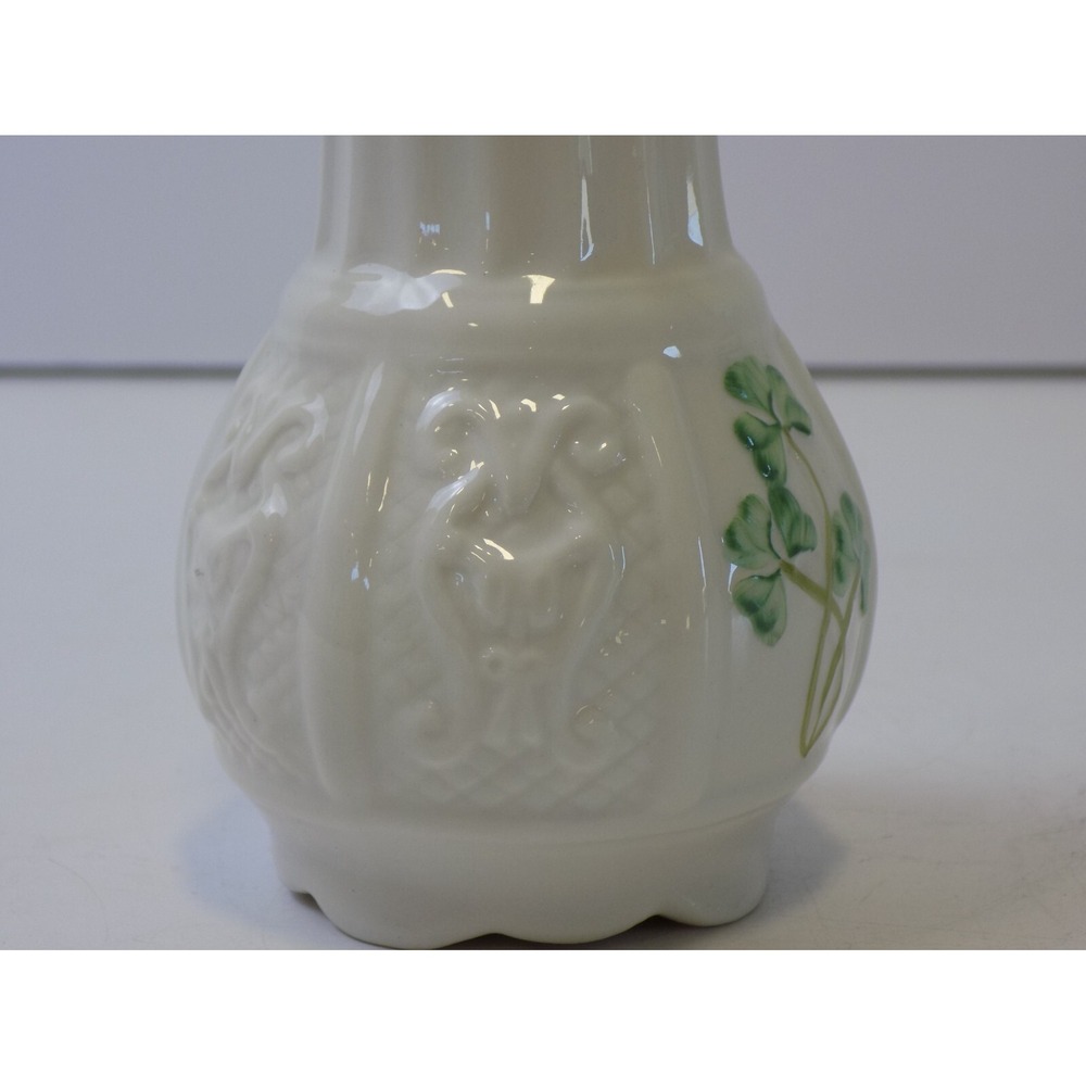 BELLEEK IRELAND Vintage 5" porcelain figurine SHAMROCK FLOWER BUD VASE Nadine - Picture 11 of 16